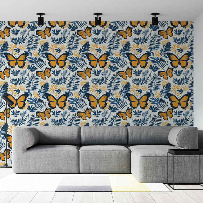 Un salon moderne avec un papier peint floral représentant des papillons jaunes et bleus sur un fond clair, créant une ambiance vivante et accueillante.
