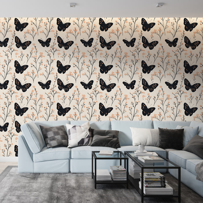Un salon moderne avec un papier peint floral représentant des papillons noirs sur fond clair, agrémenté de délicates fleurs roses, créant une ambiance douce et élégante.
