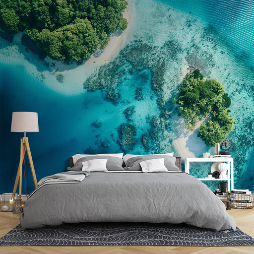 Une chambre moderne avec un papier peint représentant une vue aérienne de plages et d'îlots tropicaux, évoquant une atmosphère apaisante et paradisiaque.
