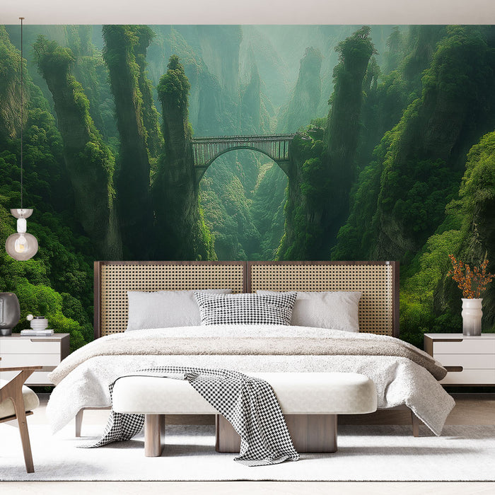 Papier peint paysage de montagne avec gorges verdoyantes et pont majestueux pour chambre moderne