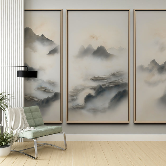 Une pièce moderne avec un papier peint représentant des montagnes brumeuses aux teintes douces de gris et beige, créant une atmosphère apaisante et contemplative.