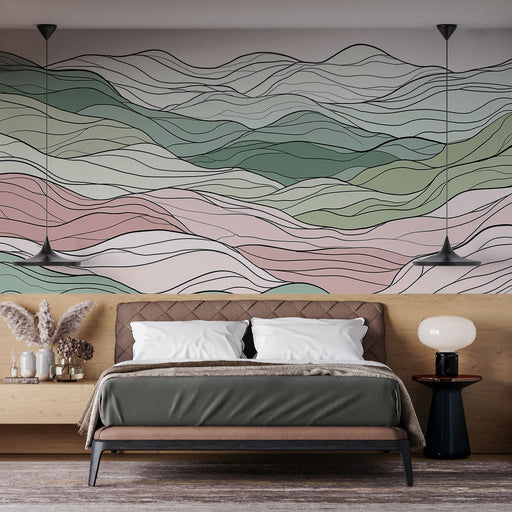 Une chambre moderne avec un papier peint abstrait aux ondulations douces dans des teintes pastel de vert et rose, créant une atmosphère apaisante et contemporaine.