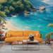 Un salon lumineux avec un papier peint tropical représentant une plage paradisiaque aux eaux turquoise et aux palmiers luxuriants, créant une atmosphère estivale et relaxante.