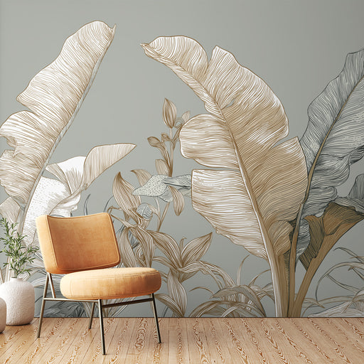 Une pièce élégante avec un papier peint tropical aux grandes feuilles stylisées en nuances de beige et gris, créant une ambiance apaisante et naturelle.