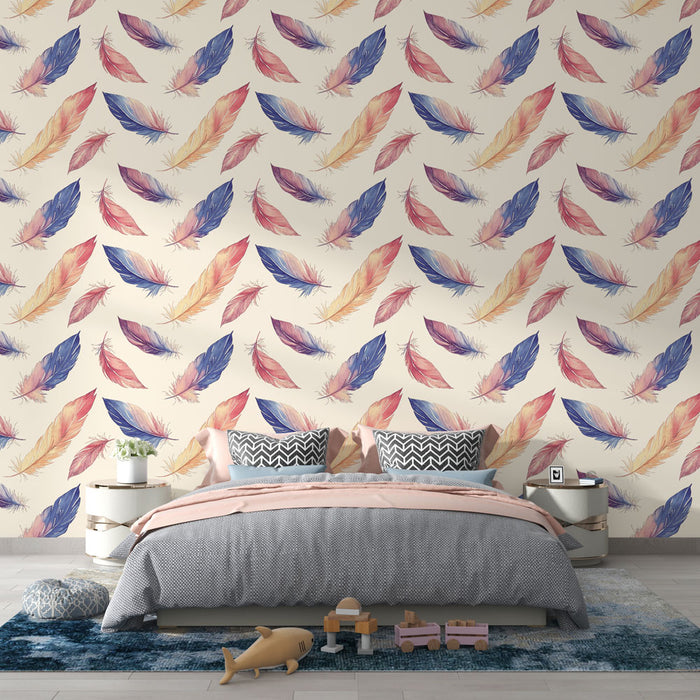 Une chambre douce avec un papier peint aux plumes colorées dans des teintes rose, bleu et jaune sur fond clair, créant une ambiance légère et apaisante.