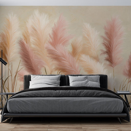 Une chambre moderne avec un papier peint représentant des herbes pampas dans des teintes douces de rose et beige, créant une atmosphère chaleureuse et apaisante.