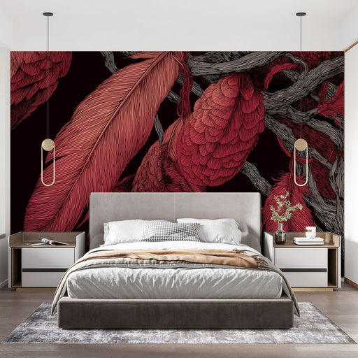 Une chambre moderne avec un papier peint aux motifs de plumes rouges et grises sur fond noir, créant une ambiance audacieuse et artistique.