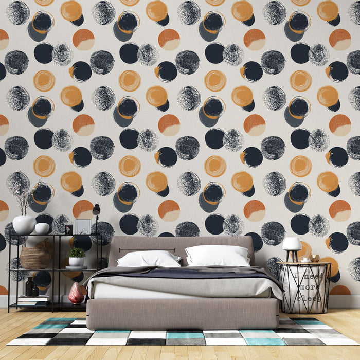 Une chambre moderne avec un papier peint à motifs de cercles colorés dans des teintes de bleu, orange et beige, créant une ambiance dynamique et chaleureuse.