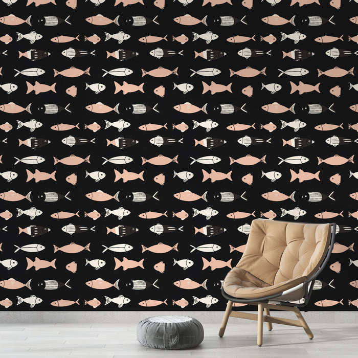 Une salle de séjour moderne avec un papier peint ludique représentant des poissons stylisés dans des teintes de rose et blanc sur fond noir, créant une ambiance dynamique et originale.