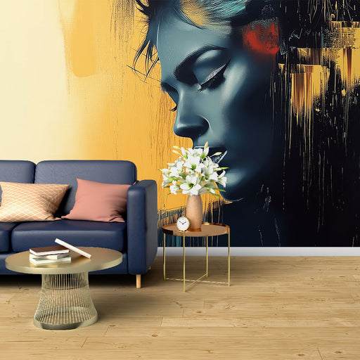 Papier peint artistique avec visage stylisé et touches de couleur éclatante pour salon moderne.