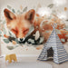 Une chambre enfantine avec un papier peint illustrant un renard endormi entouré de feuilles pastel, créant une atmosphère douce et apaisante.
