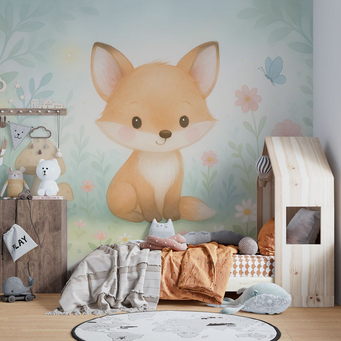 Une chambre d'enfant avec un papier peint illustrant un renard mignon entouré de fleurs pastel, créant une ambiance douce et ludique.