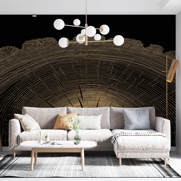 Un salon moderne avec un papier peint noir illustrant des motifs de cercles concentriques dorés, créant une ambiance élégante et contemporaine.