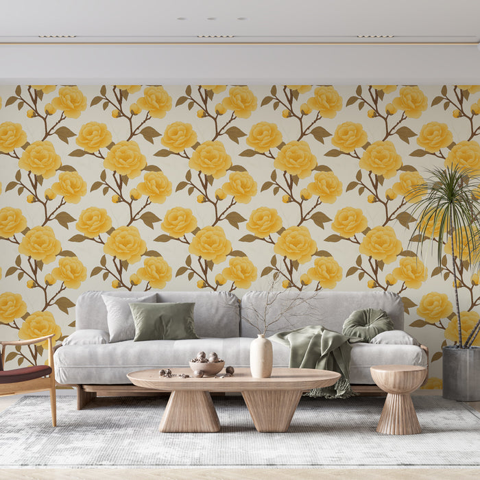Un salon lumineux avec un papier peint floral aux roses jaunes éclatantes sur fond crème, créant une ambiance chaleureuse et accueillante.