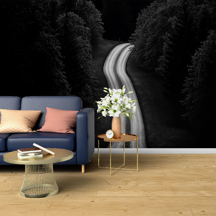 Un salon contemporain avec un papier peint noir et blanc représentant une route sinueuse bordée d'arbres, créant une ambiance apaisante et contemplative.