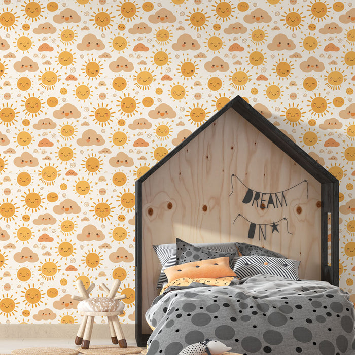 Une chambre d'enfant avec un papier peint joyeux représentant des soleils et des nuages souriants dans des teintes chaudes, créant une ambiance ludique et chaleureuse.
