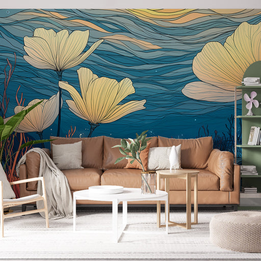 Un salon moderne avec un papier peint illustrant de grandes fleurs blanches sur un fond bleu aquatique, créant une ambiance apaisante et artistique.