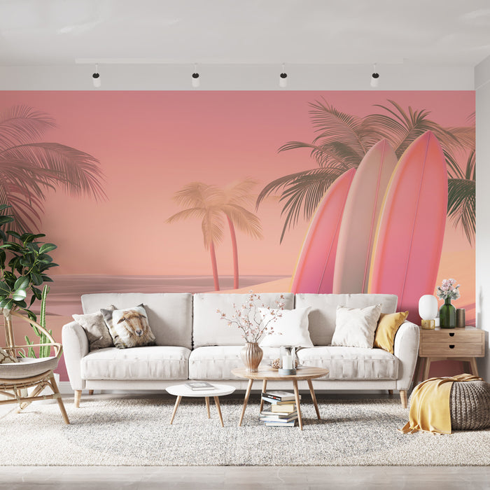 Une pièce de vie moderne avec un papier peint tropical aux teintes rose pastel, représentant des planches de surf et des palmiers, créant une ambiance estivale et relaxante.