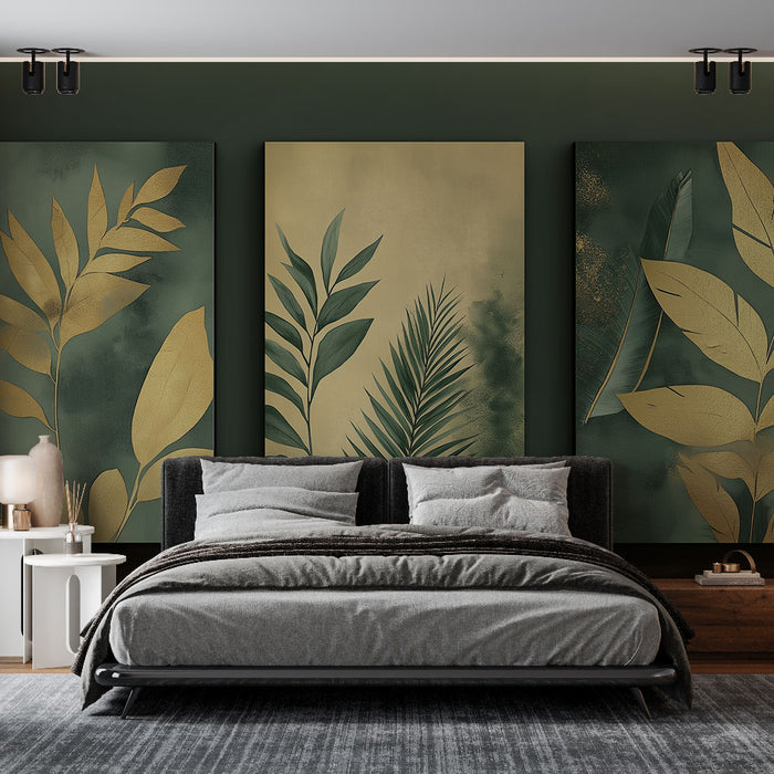 Une chambre élégante avec un papier peint vert foncé orné de motifs de feuillage doré, créant une atmosphère naturelle et apaisante.