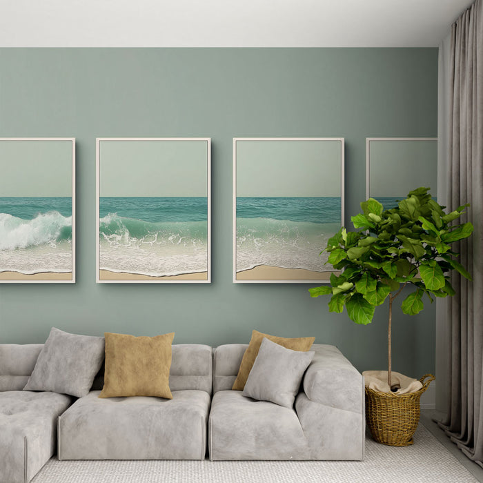Un salon apaisant avec un papier peint vert pastel, mettant en valeur des œuvres d'art représentant des plages sereines et des vagues douces.
