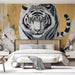 Papier peint tigre blanc majestueux sur fond doré pour chambre moderne et élégante
