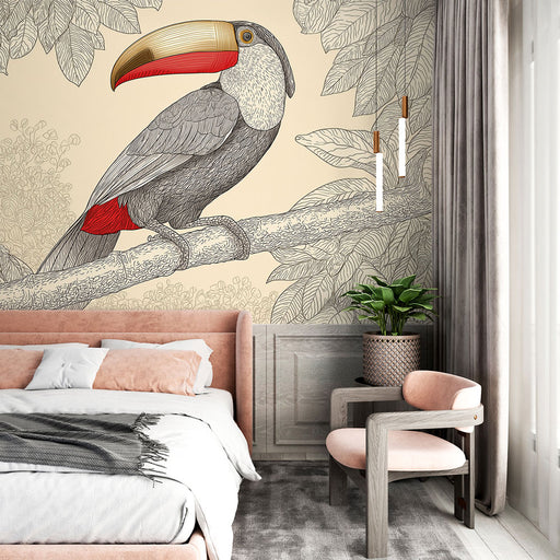 Une chambre moderne avec un papier peint illustrant un toucan coloré sur fond beige, créant une ambiance tropicale et vivante.