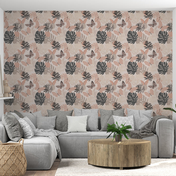 Un salon moderne avec un papier peint floral aux motifs de feuilles et de papillons dans des teintes douces de rose et de gris, créant une atmosphère apaisante et naturelle.