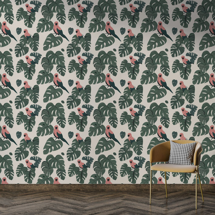 Une pièce moderne avec un papier peint tropical représentant des feuilles vertes et des oiseaux roses sur fond clair, créant une atmosphère vivante et chaleureuse.