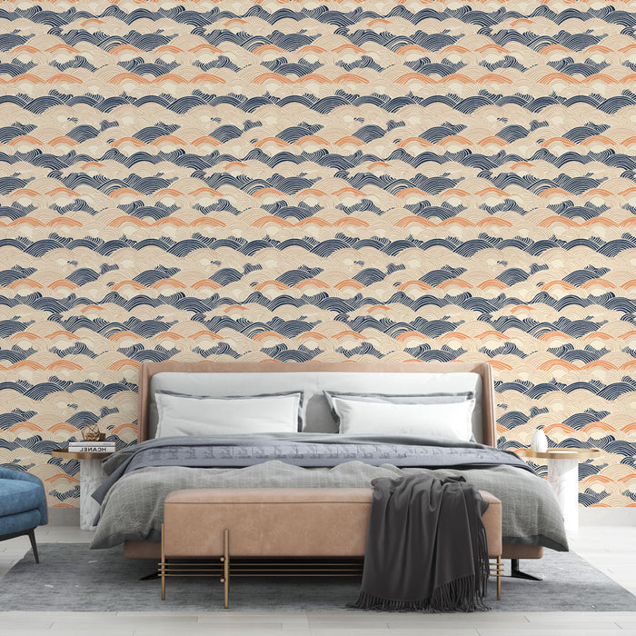 Une chambre moderne avec un papier peint aux motifs de vagues stylisées en bleu marine, beige et touches orangées, créant une atmosphère apaisante et dynamique.