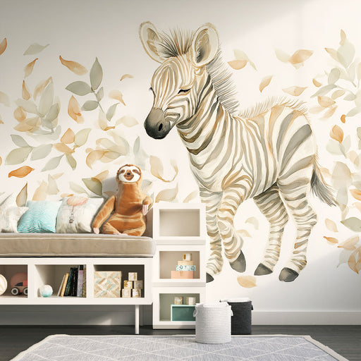 Une chambre d'enfant avec un papier peint illustrant une jolie zebra aux traits doux, entourée de feuilles pastel créant une atmosphère ludique et apaisante.