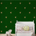 Papier peint vert foncé avec petits singes pour chambre d'enfant, idéal pour une décoration ludique et originale.