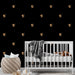 Papier peint noir avec petits singes marron pour chambre bébé moderne
