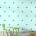 Papier peint enfant turquoise avec motifs de petits singes pour chambre ludique et colorée.